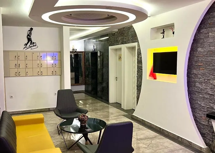 Cemal Bey אלאניה