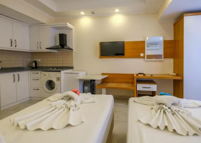 Cemal Bey 4* אלאניה