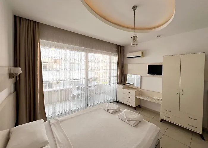 Cemal Bey אלאניה